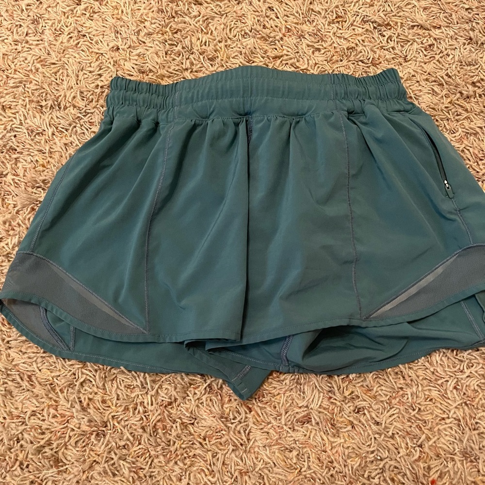 lululemon Hotty Hot Low Rise 4”